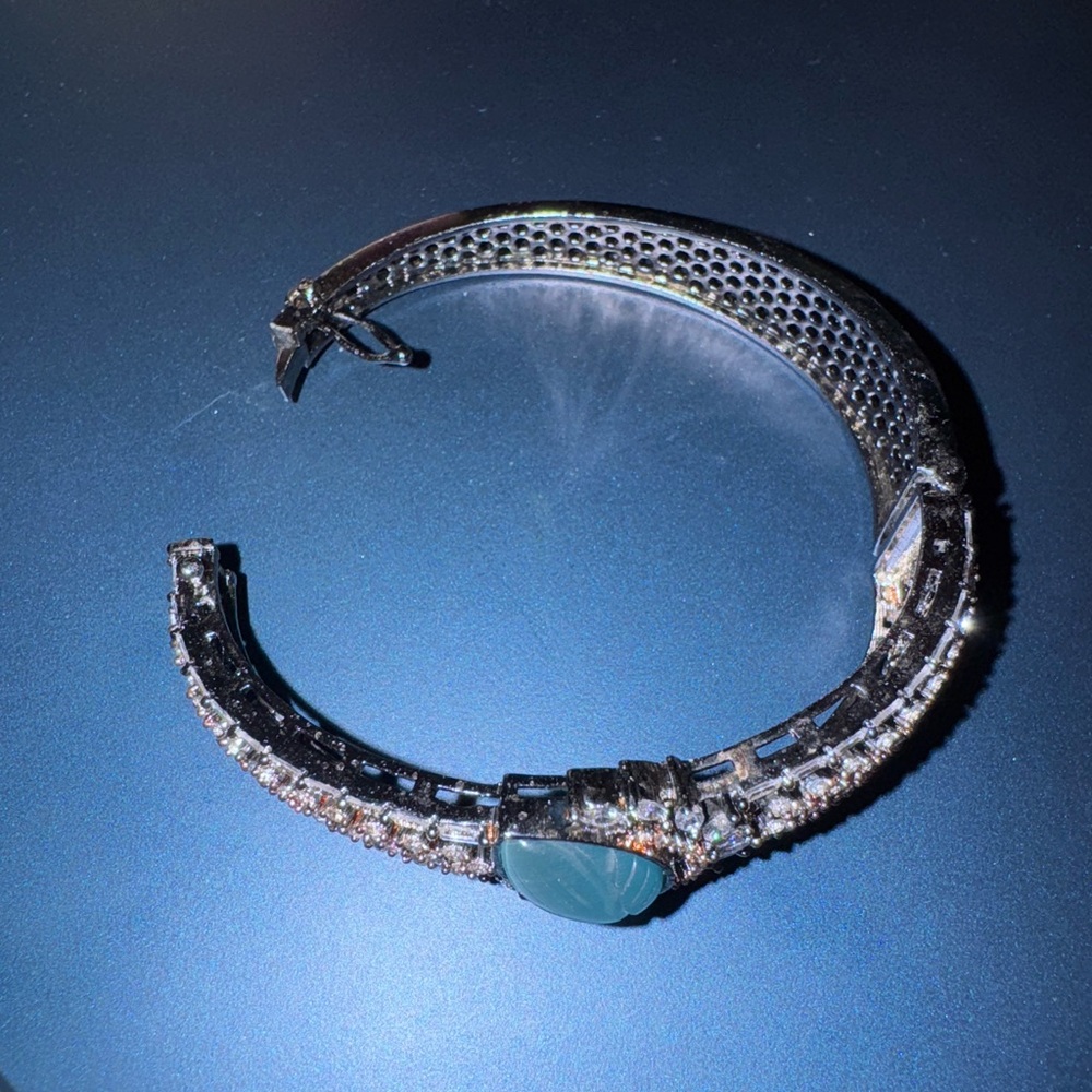 Elegant Multi-Color Carved stone Crystal Bangle Bracelets - Picture 3 of 3